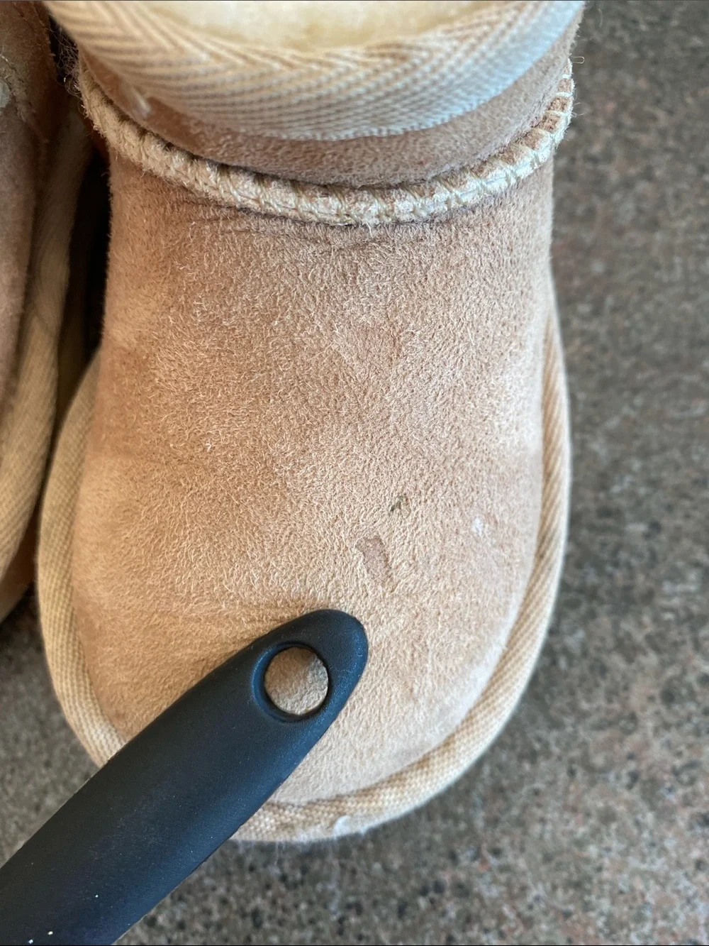 UGG Kids Cozy Short Zip Boot - Light Brown